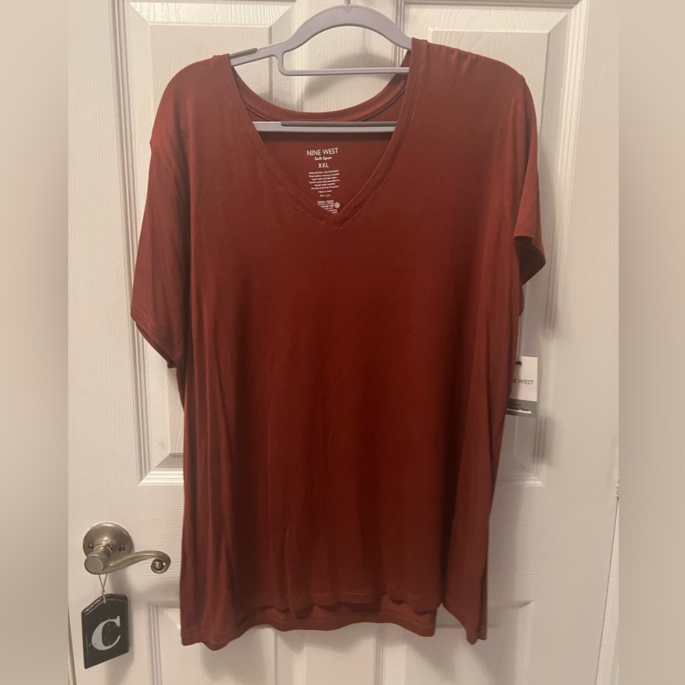 Nine West NWT XXL V-Neck Top